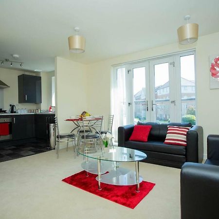 Lake View Apartment Northampton Bagian luar foto