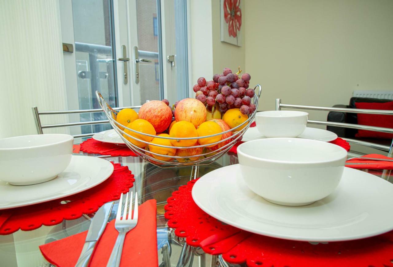 Lake View Apartment Northampton Bagian luar foto