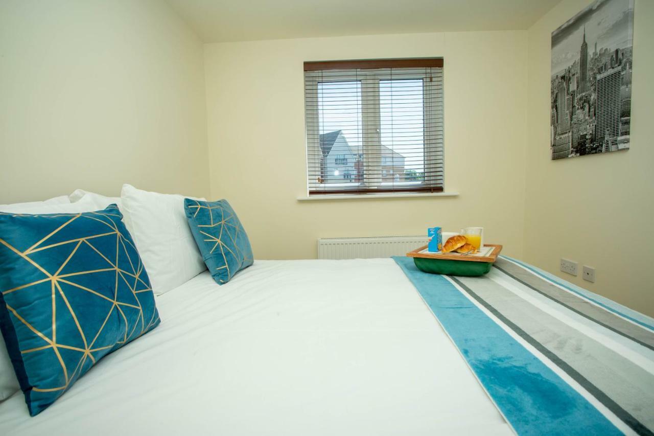 Lake View Apartment Northampton Bagian luar foto