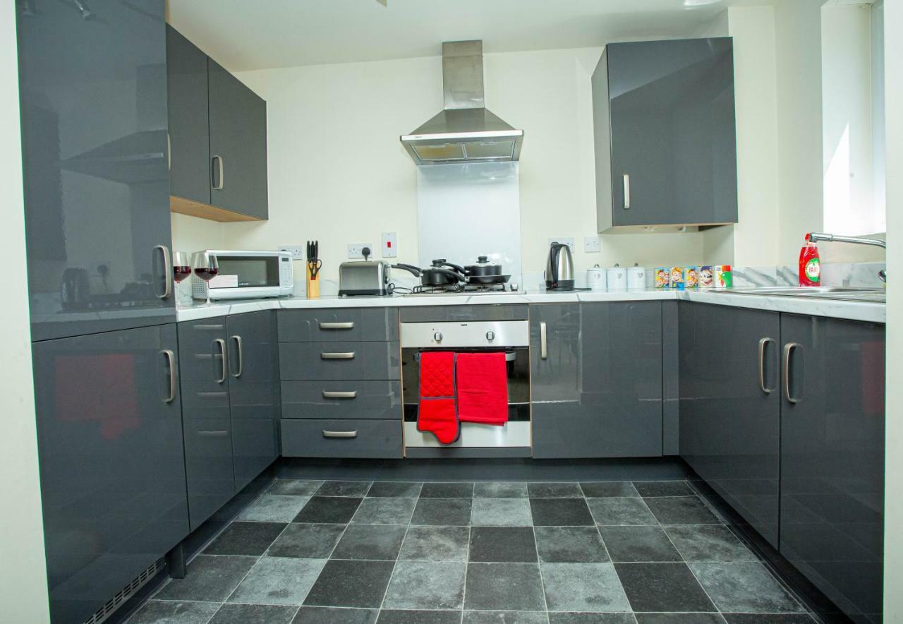 Lake View Apartment Northampton Bagian luar foto